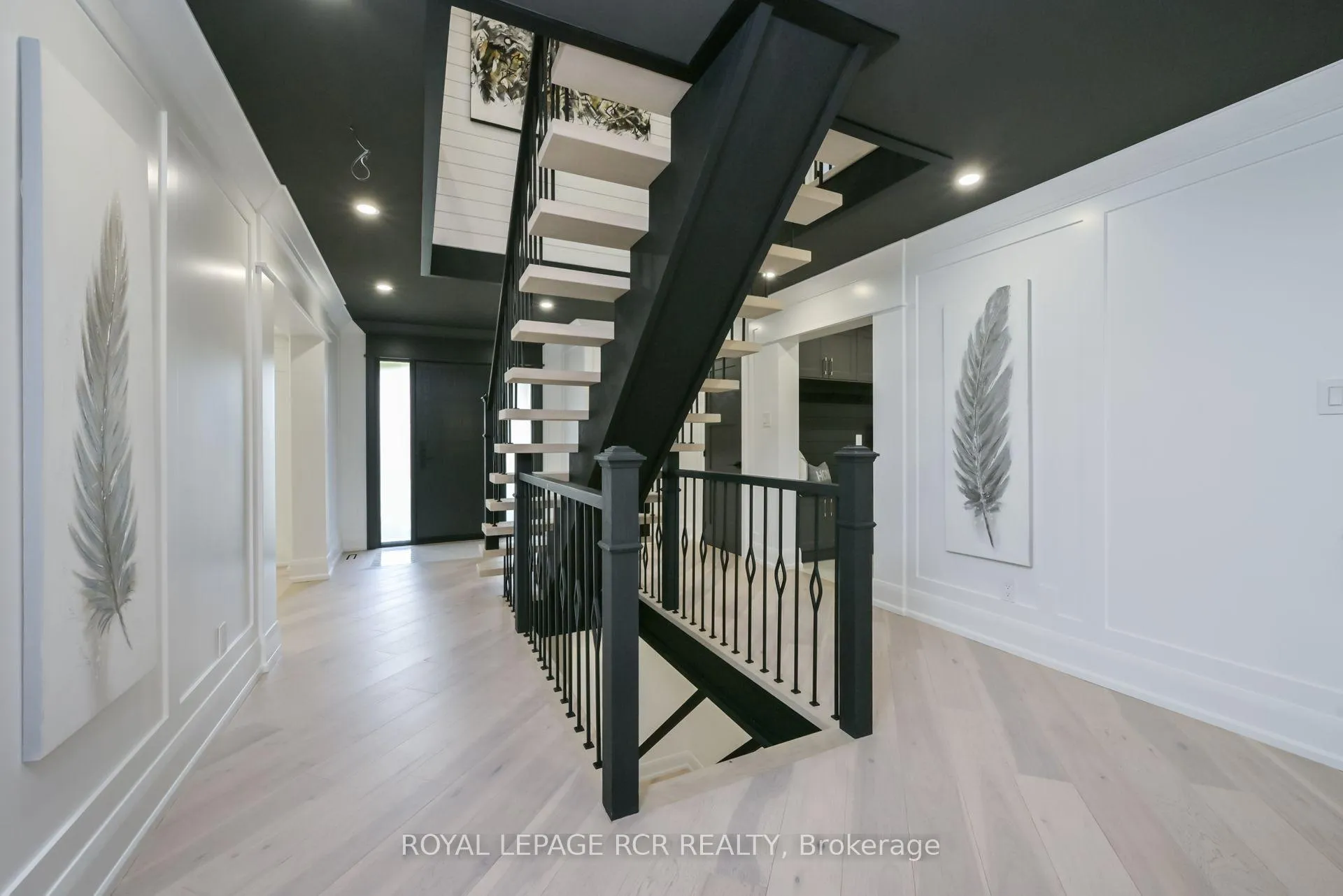 Photo 15 of 26 Christie Drive, Brampton, Snelgrove — HOMEH