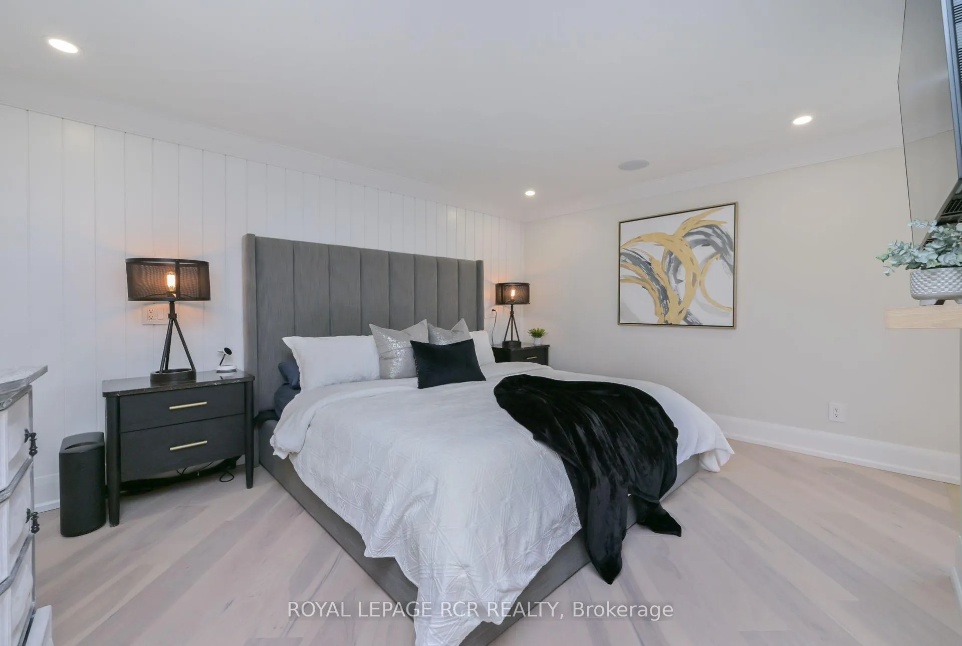 Photo 18 of 26 Christie Drive, Brampton, Snelgrove — HOMEH