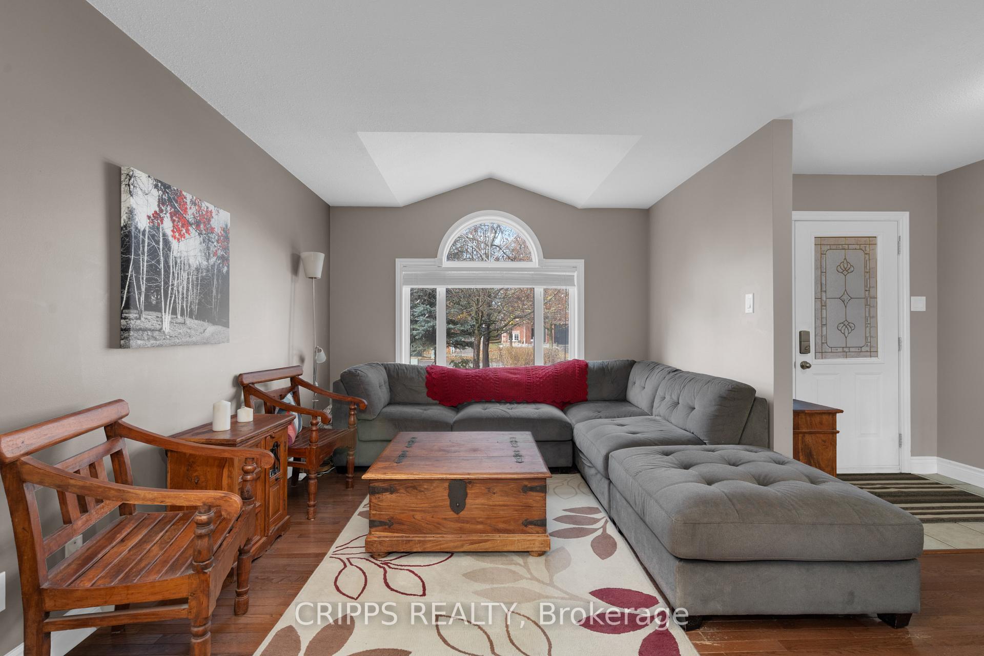 Photo 9 of 53 Monique Crescent, Barrie, East Bayfield — HOMEH