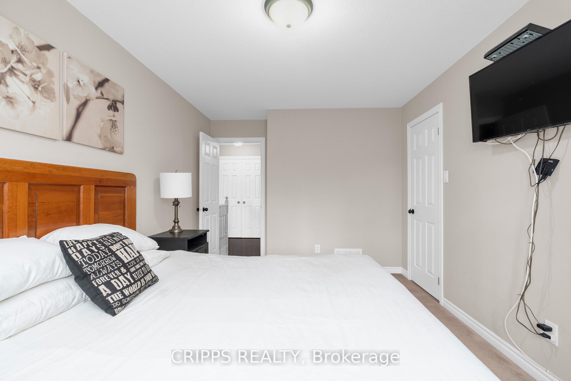 Photo 25 of 53 Monique Crescent, Barrie, East Bayfield — HOMEH