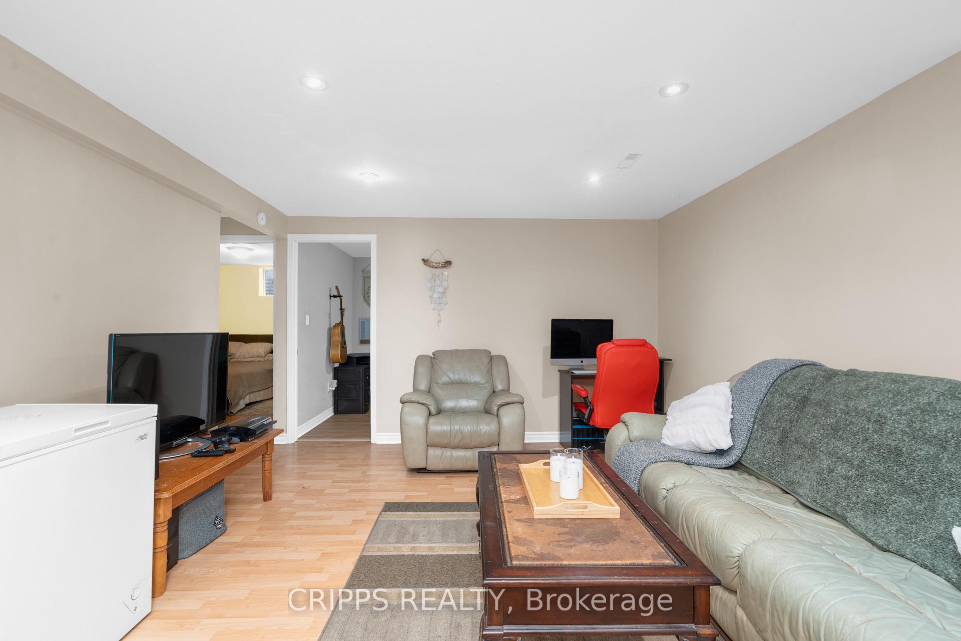 Photo 33 of 53 Monique Crescent, Barrie, East Bayfield — HOMEH