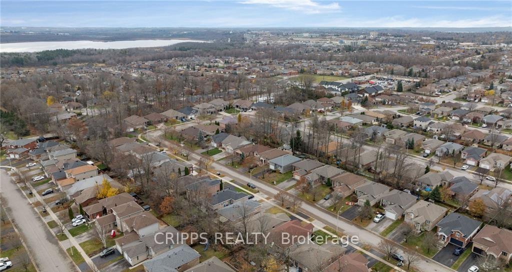Photo 42 of 53 Monique Crescent, Barrie, East Bayfield — HOMEH