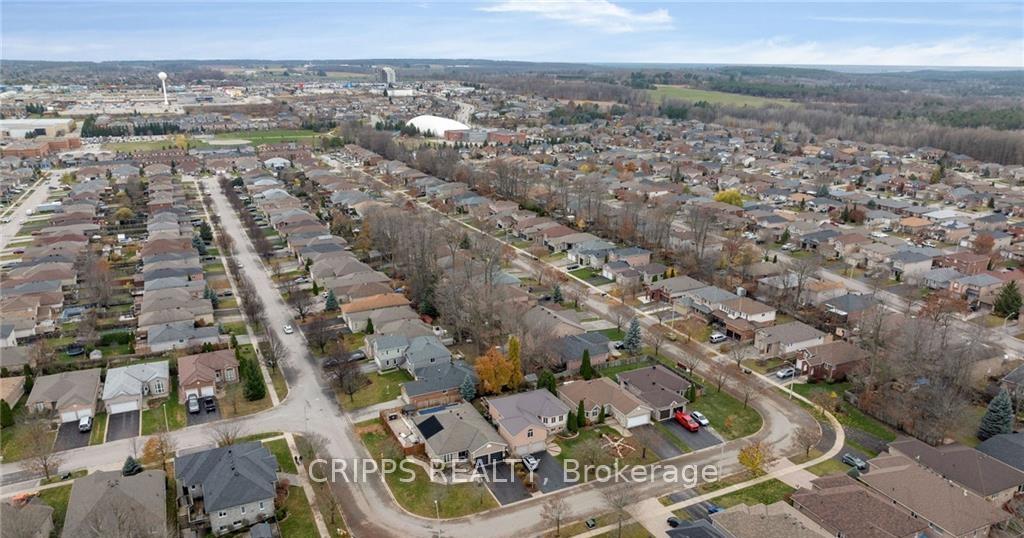 Photo 43 of 53 Monique Crescent, Barrie, East Bayfield — HOMEH