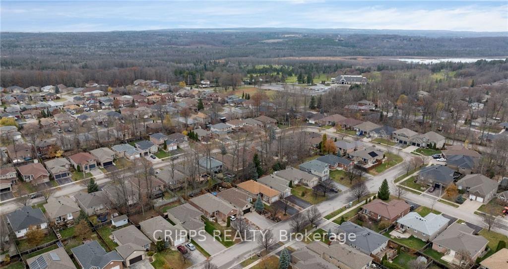 Photo 44 of 53 Monique Crescent, Barrie, East Bayfield — HOMEH