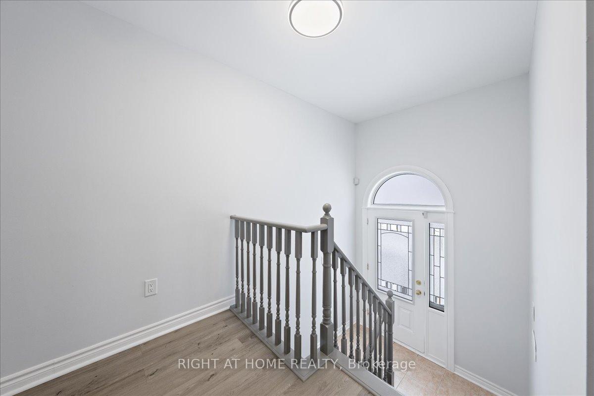 Photo 5 of 129 Country Lane, Barrie, Painswick South — HOMEH