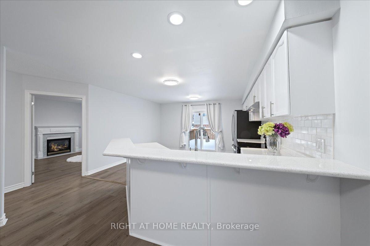 Photo 12 of 129 Country Lane, Barrie, Painswick South — HOMEH