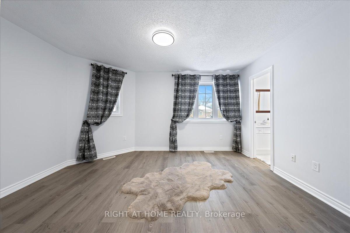 Photo 19 of 129 Country Lane, Barrie, Painswick South — HOMEH