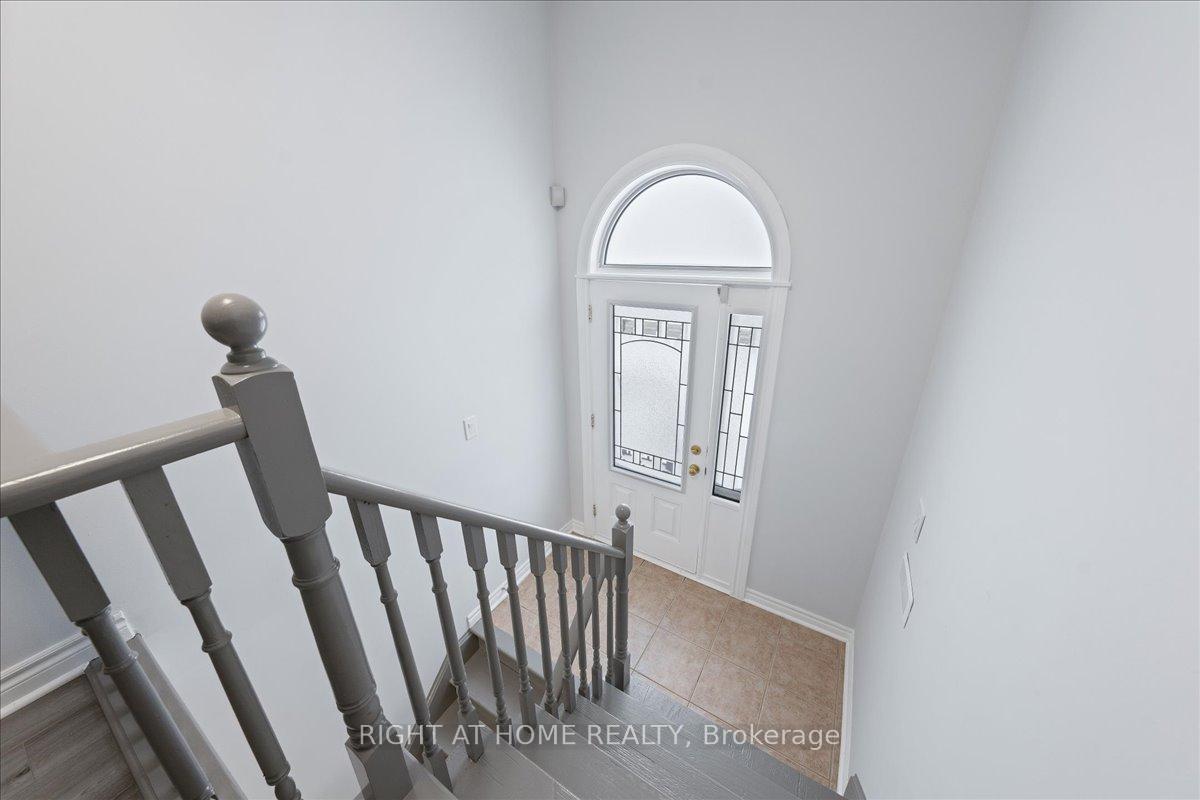 Photo 23 of 129 Country Lane, Barrie, Painswick South — HOMEH