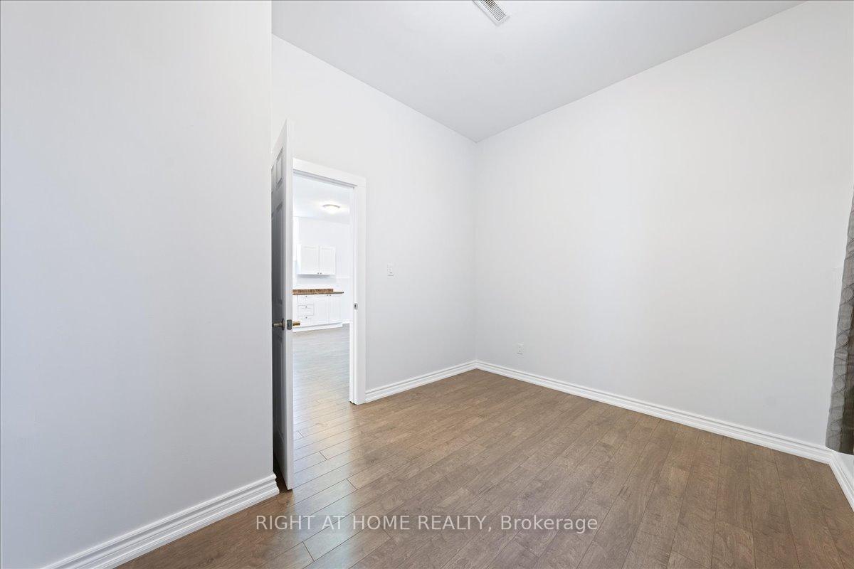 Photo 33 of 129 Country Lane, Barrie, Painswick South — HOMEH