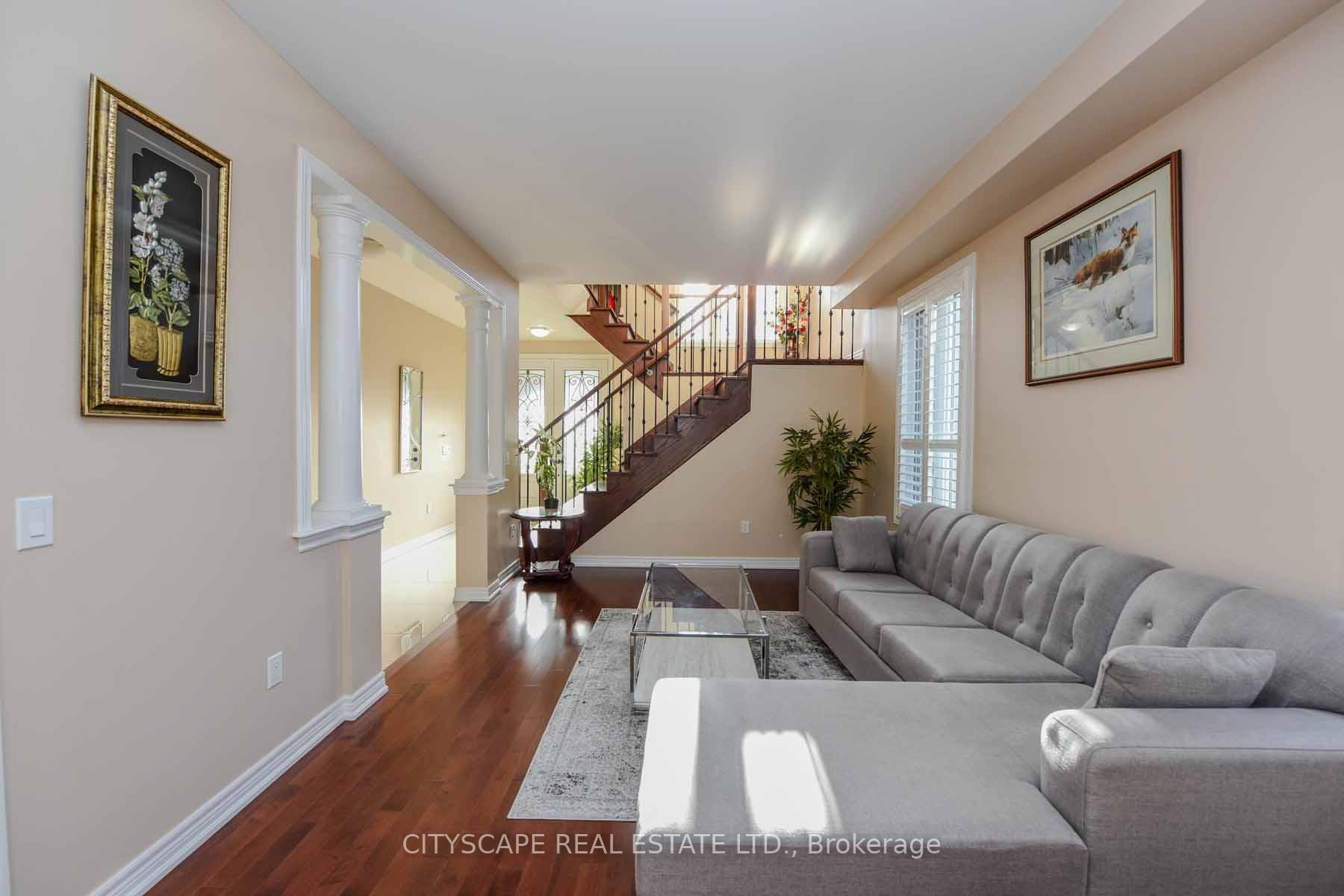 Photo 4 of 12 Wellpark Way, Brampton, Bram East — HOMEH