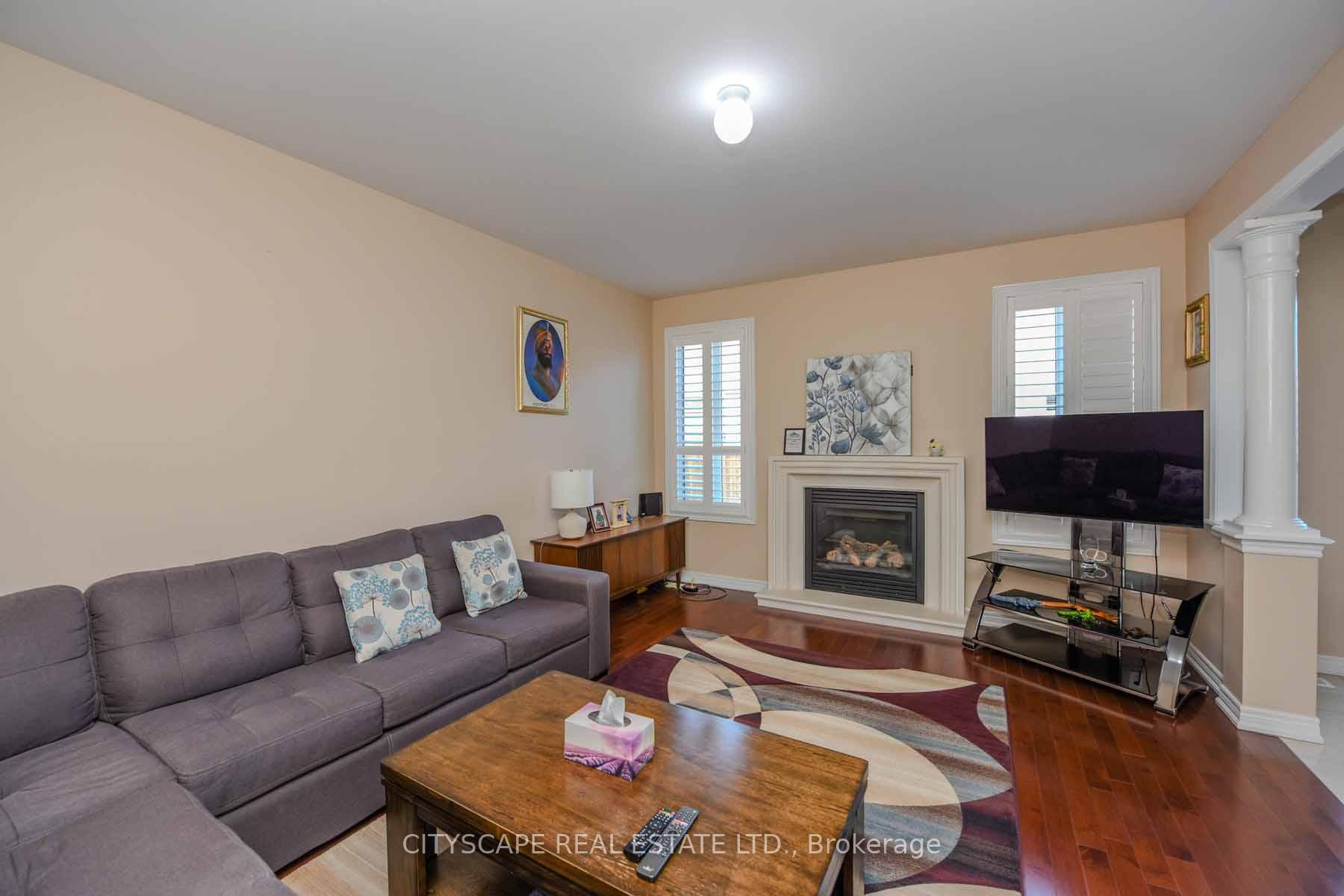 Photo 10 of 12 Wellpark Way, Brampton, Bram East — HOMEH