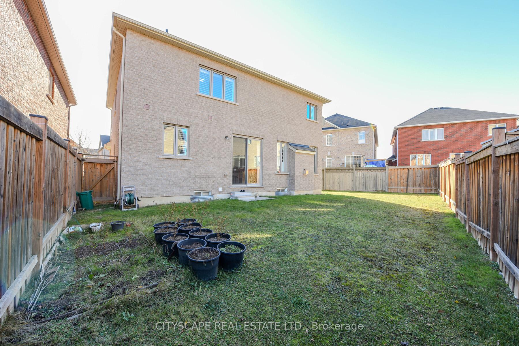Photo 39 of 12 Wellpark Way, Brampton, Bram East — HOMEH