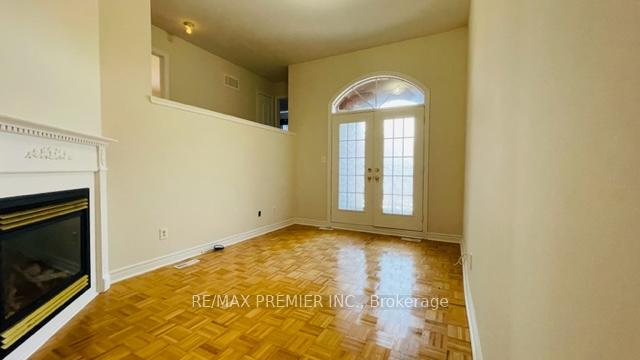 Photo 8 of 33 Windward Crescent, Vaughan, Vellore Village — HOMEH