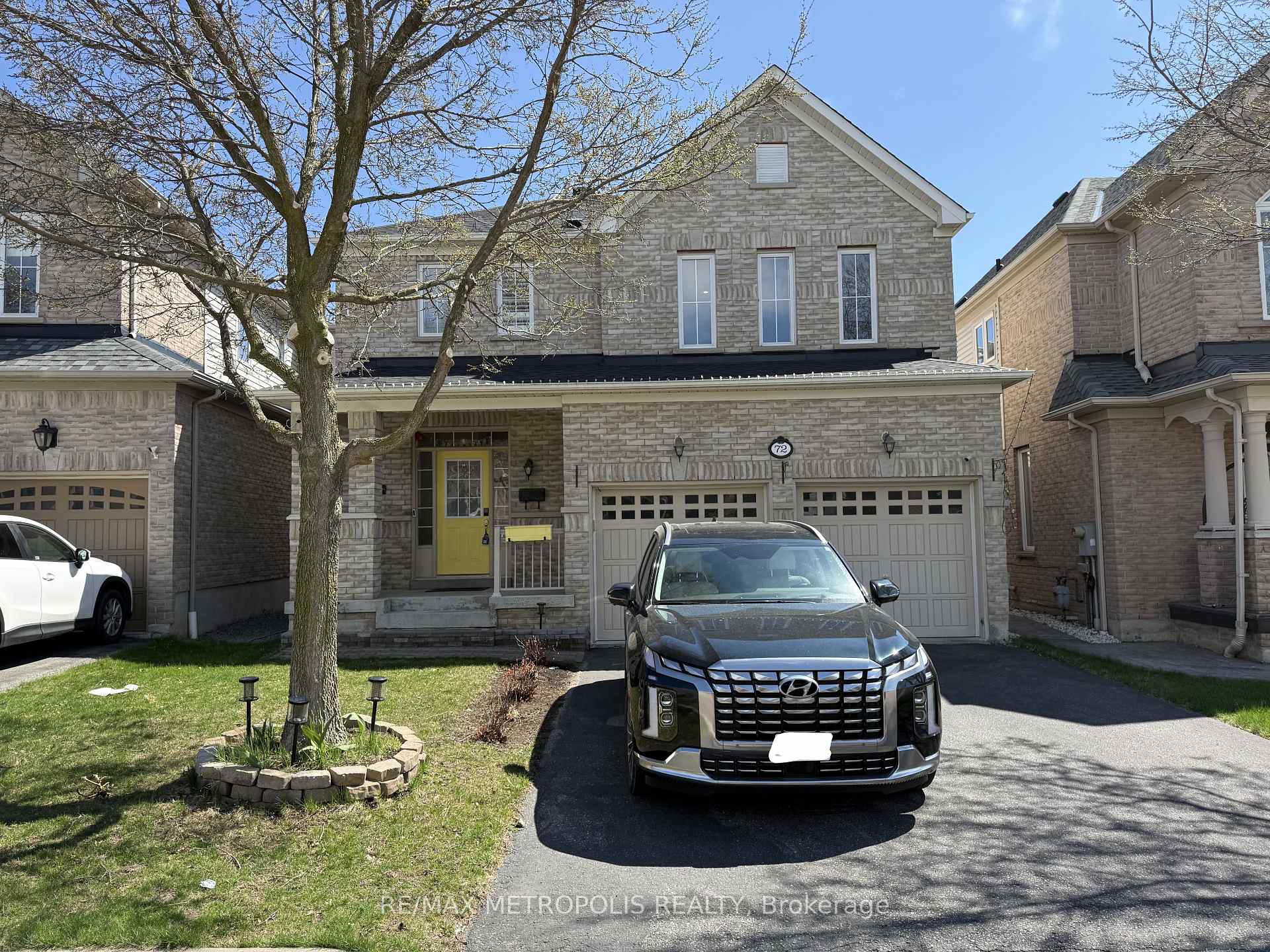 Photo 1 of Unit MAIN, 72 Loughlin Hill Crescent, Ajax, Central East — HOMEH