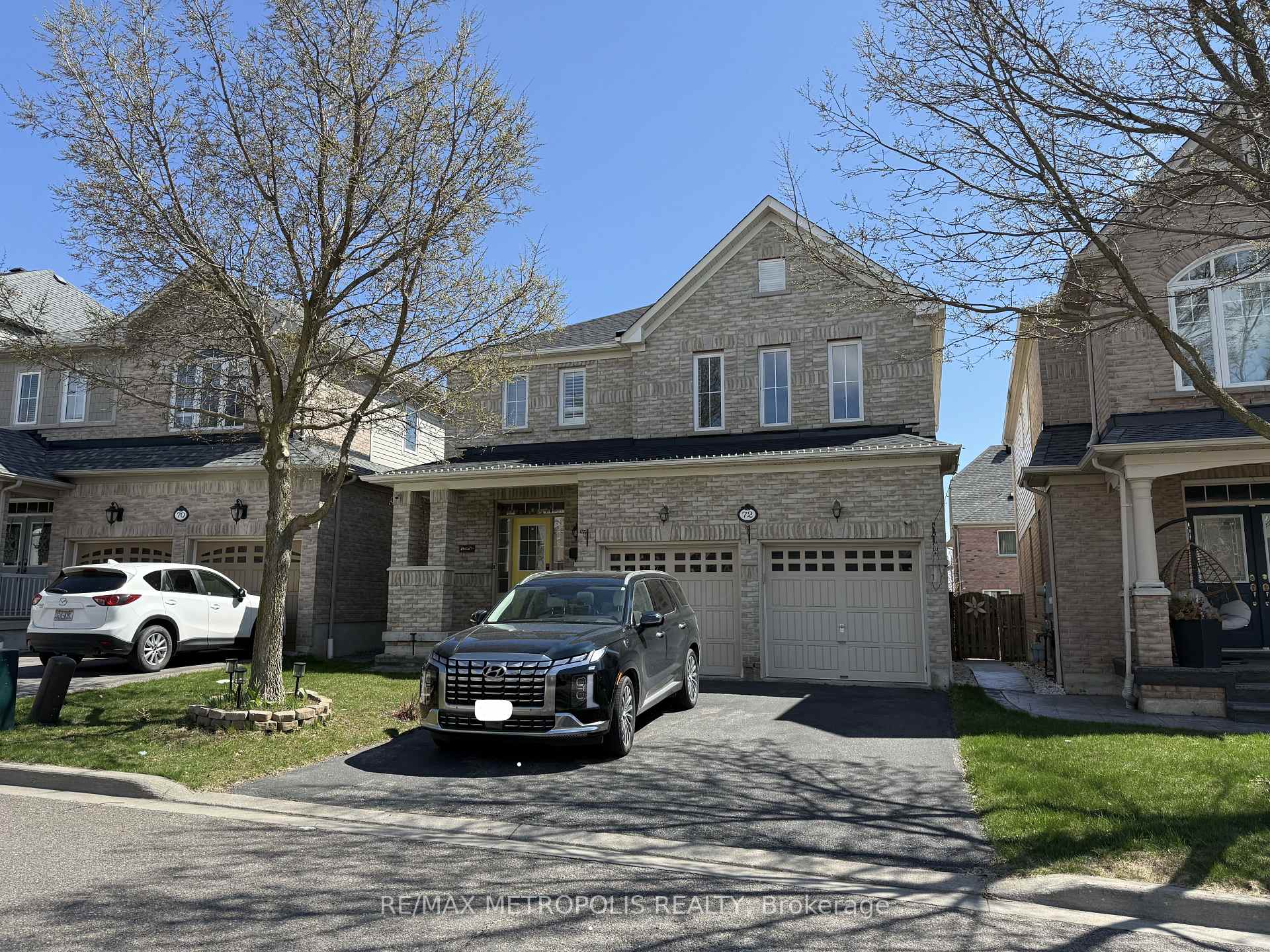 Photo 2 of Unit MAIN, 72 Loughlin Hill Crescent, Ajax, Central East — HOMEH