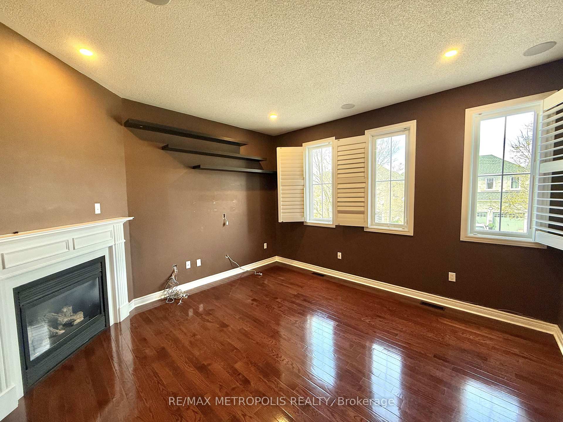 Photo 7 of Unit MAIN, 72 Loughlin Hill Crescent, Ajax, Central East — HOMEH