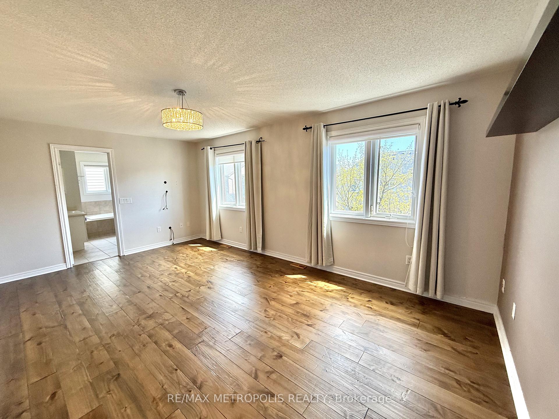 Photo 10 of Unit MAIN, 72 Loughlin Hill Crescent, Ajax, Central East — HOMEH