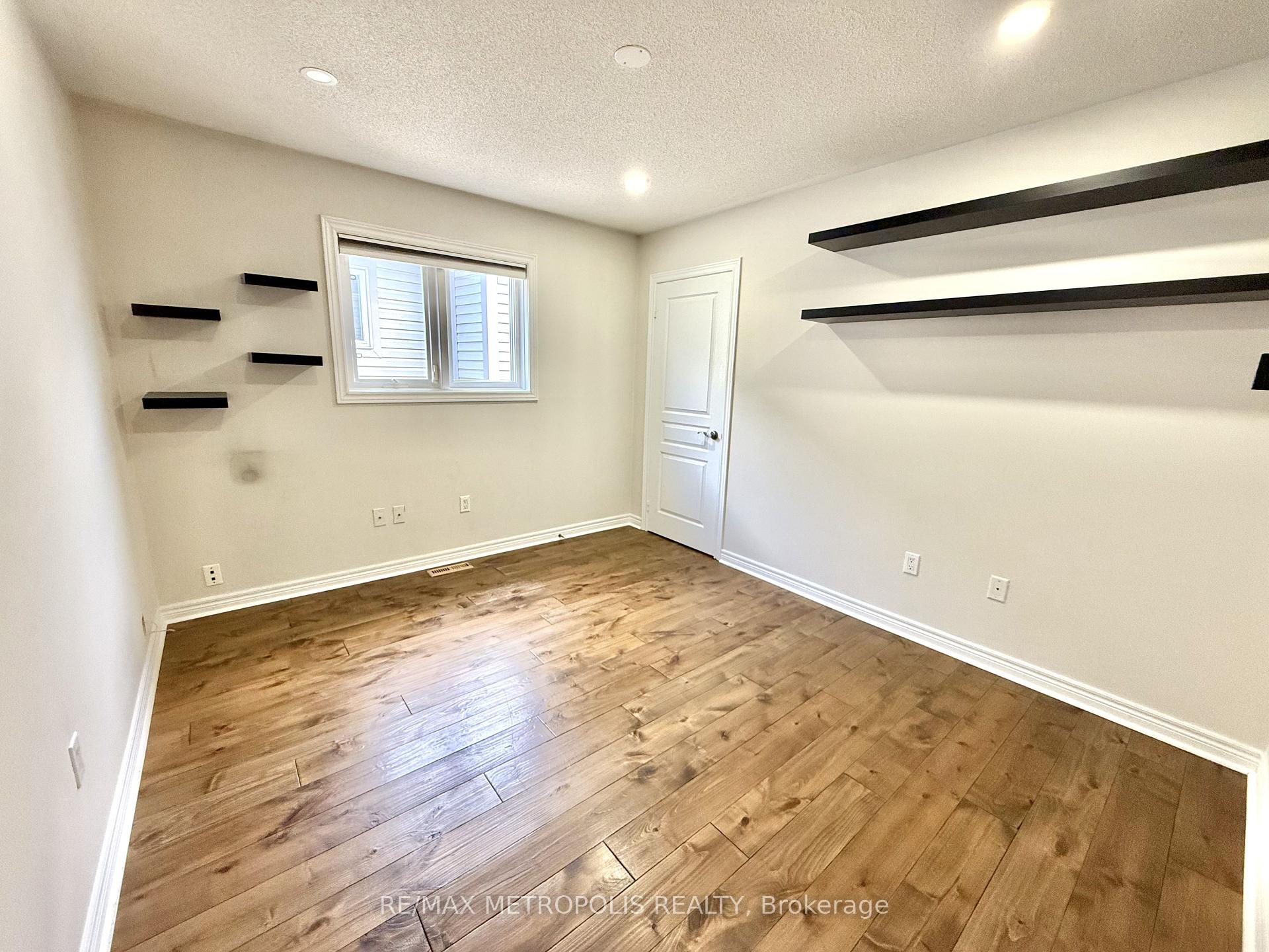 Photo 13 of Unit MAIN, 72 Loughlin Hill Crescent, Ajax, Central East — HOMEH