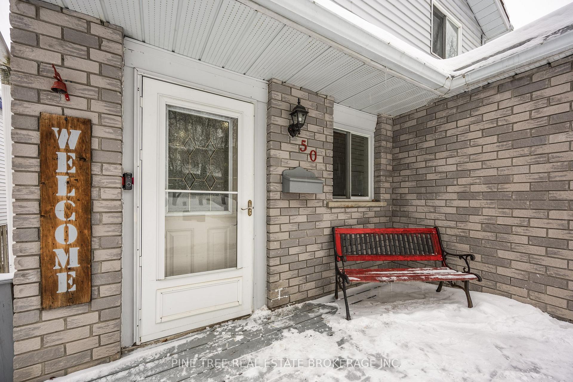 Photo 4 of 50 Melinda Crescent, Barrie, Allandale — HOMEH