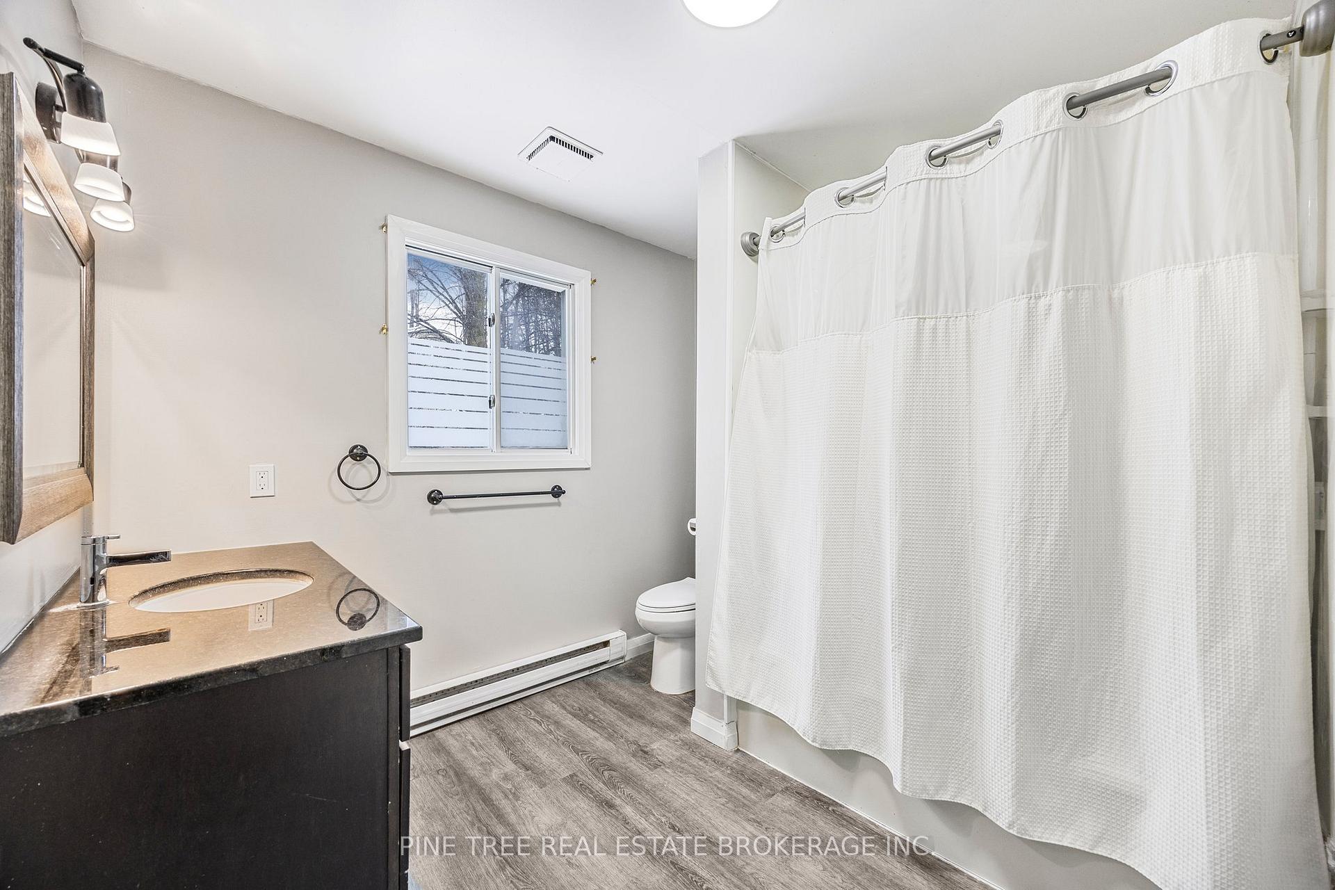 Photo 17 of 50 Melinda Crescent, Barrie, Allandale — HOMEH