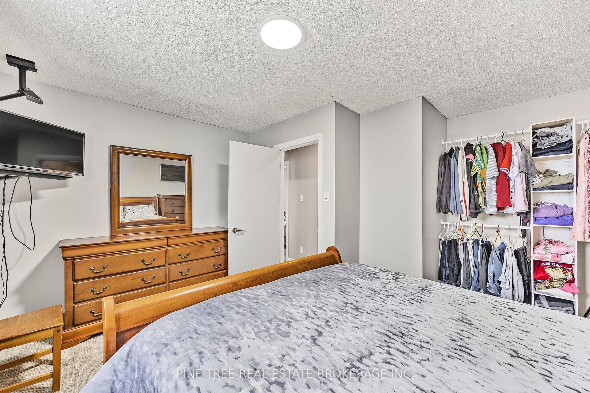 Photo 20 of 50 Melinda Crescent, Barrie, Allandale — HOMEH