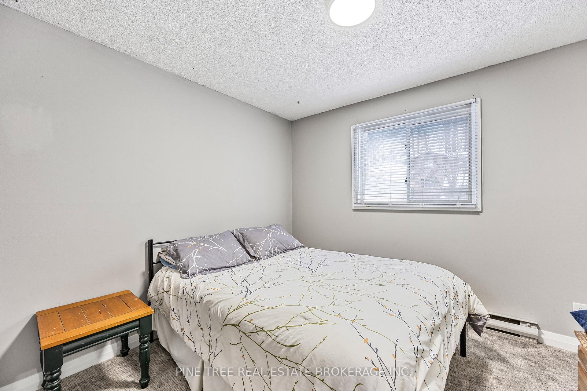 Photo 21 of 50 Melinda Crescent, Barrie, Allandale — HOMEH