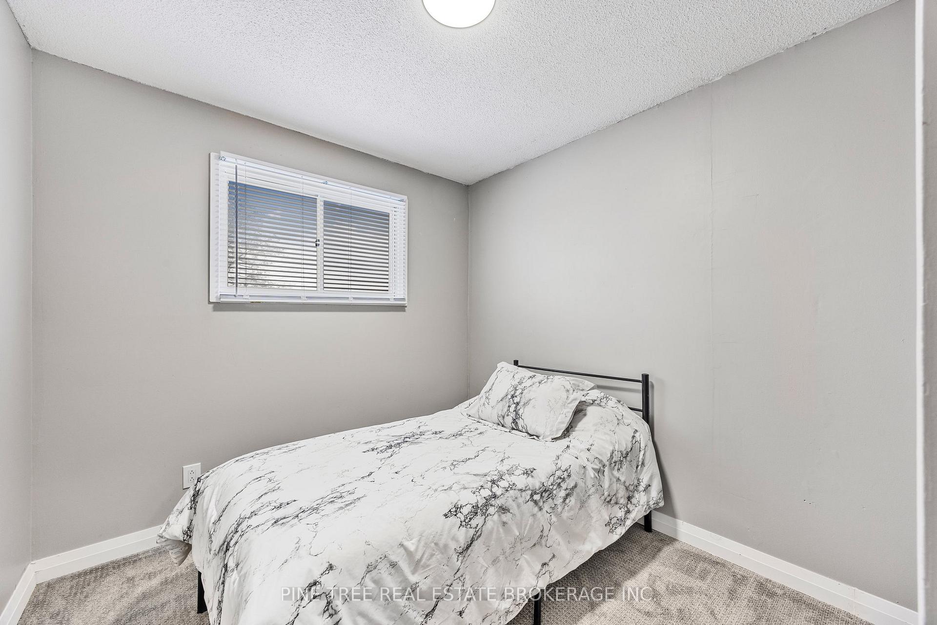Photo 23 of 50 Melinda Crescent, Barrie, Allandale — HOMEH