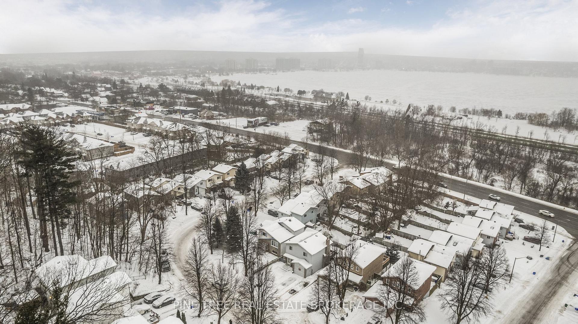 Photo 39 of 50 Melinda Crescent, Barrie, Allandale — HOMEH