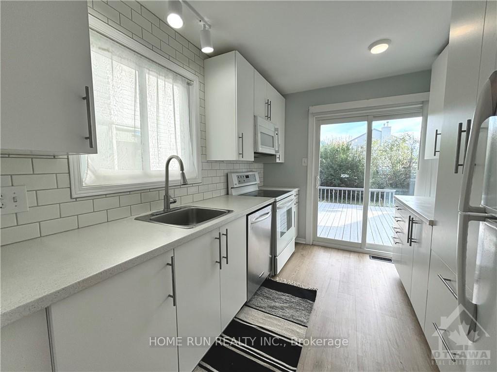 Photo 8 of 86 Peacock Crescent, Ottawa, Barrhaven - Cedargrove/Fraserdale — HOMEH