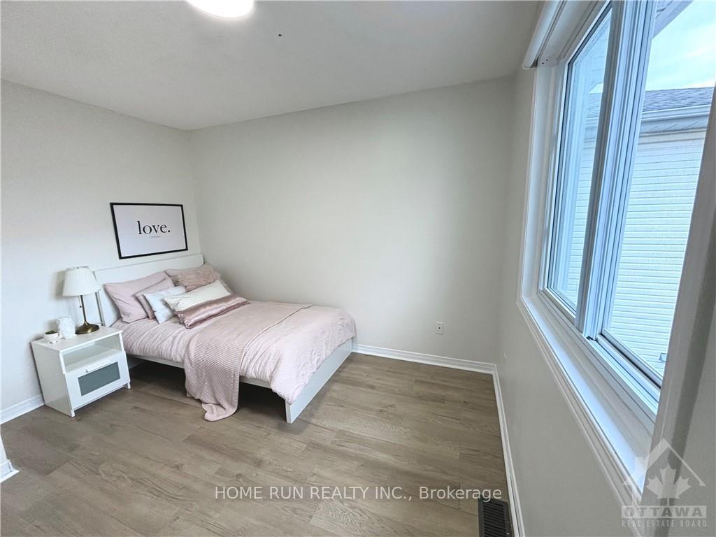 Photo 14 of 86 Peacock Crescent, Ottawa, Barrhaven - Cedargrove/Fraserdale — HOMEH