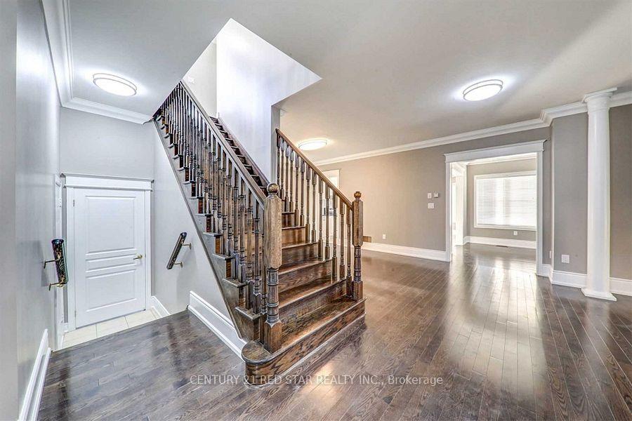 Photo 3 of 10 Everlasting Court, Brampton, Bram East — HOMEH