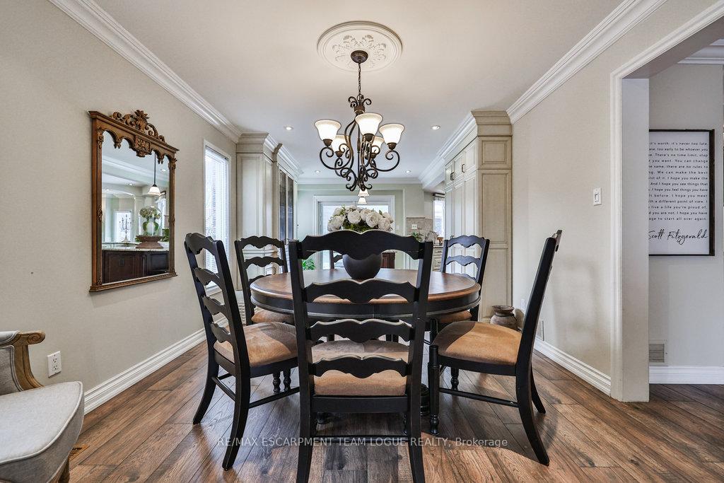 Photo 7 of 2215 Vista Drive, Burlington, Headon — HOMEH