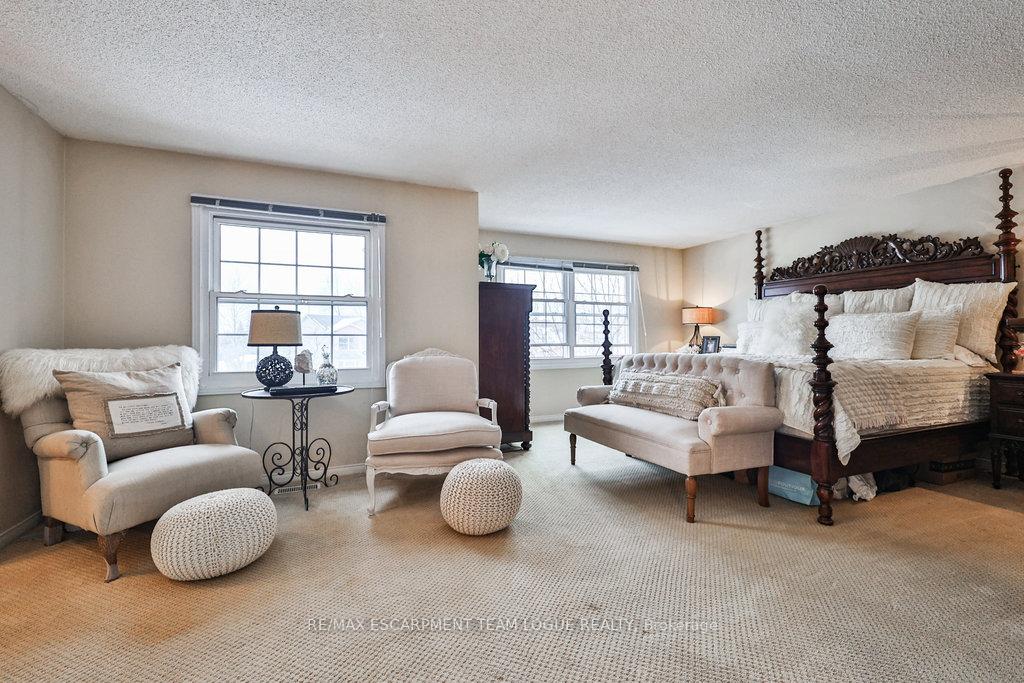 Photo 20 of 2215 Vista Drive, Burlington, Headon — HOMEH