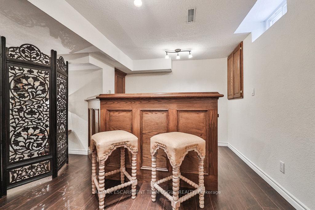 Photo 36 of 2215 Vista Drive, Burlington, Headon — HOMEH