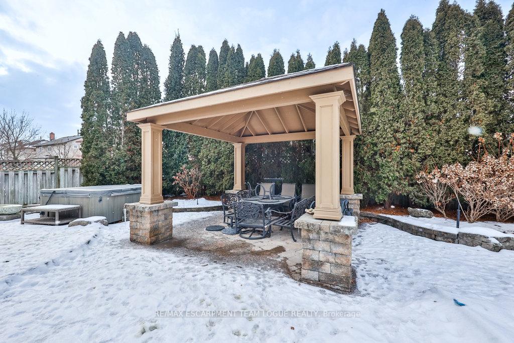 Photo 43 of 2215 Vista Drive, Burlington, Headon — HOMEH