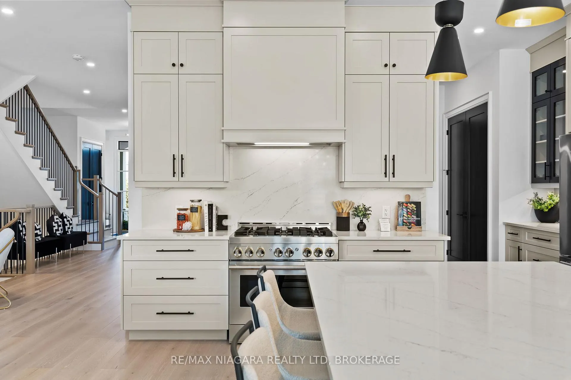 Photo 14 of 2326 Terravita Drive, Niagara Falls, Stamford — HOMEH