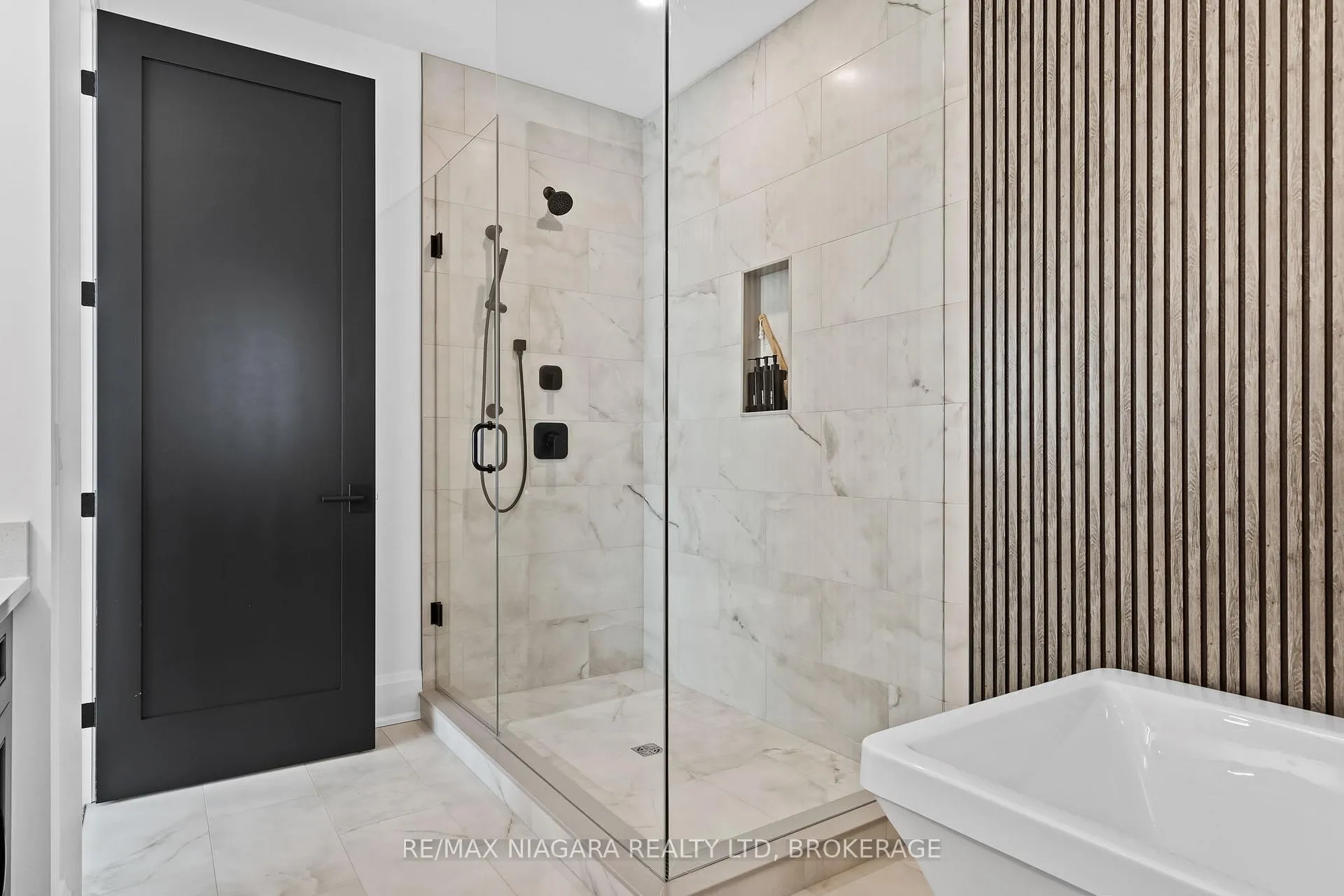 Photo 23 of 2326 Terravita Drive, Niagara Falls, Stamford — HOMEH