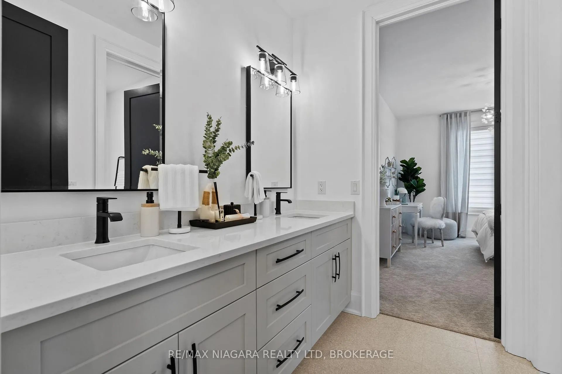 Photo 25 of 2326 Terravita Drive, Niagara Falls, Stamford — HOMEH