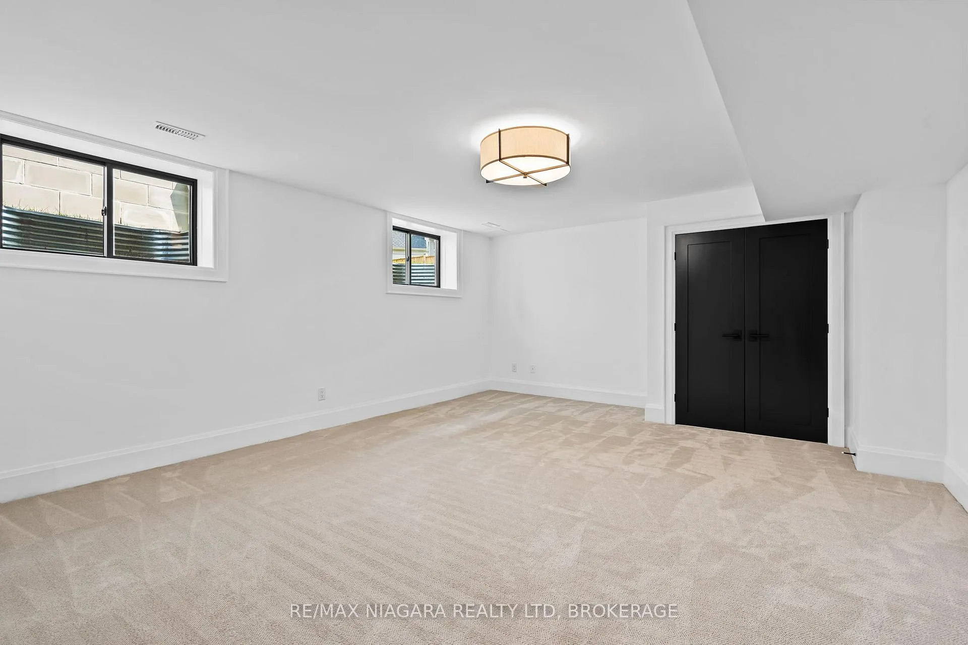 Photo 34 of 2326 Terravita Drive, Niagara Falls, Stamford — HOMEH