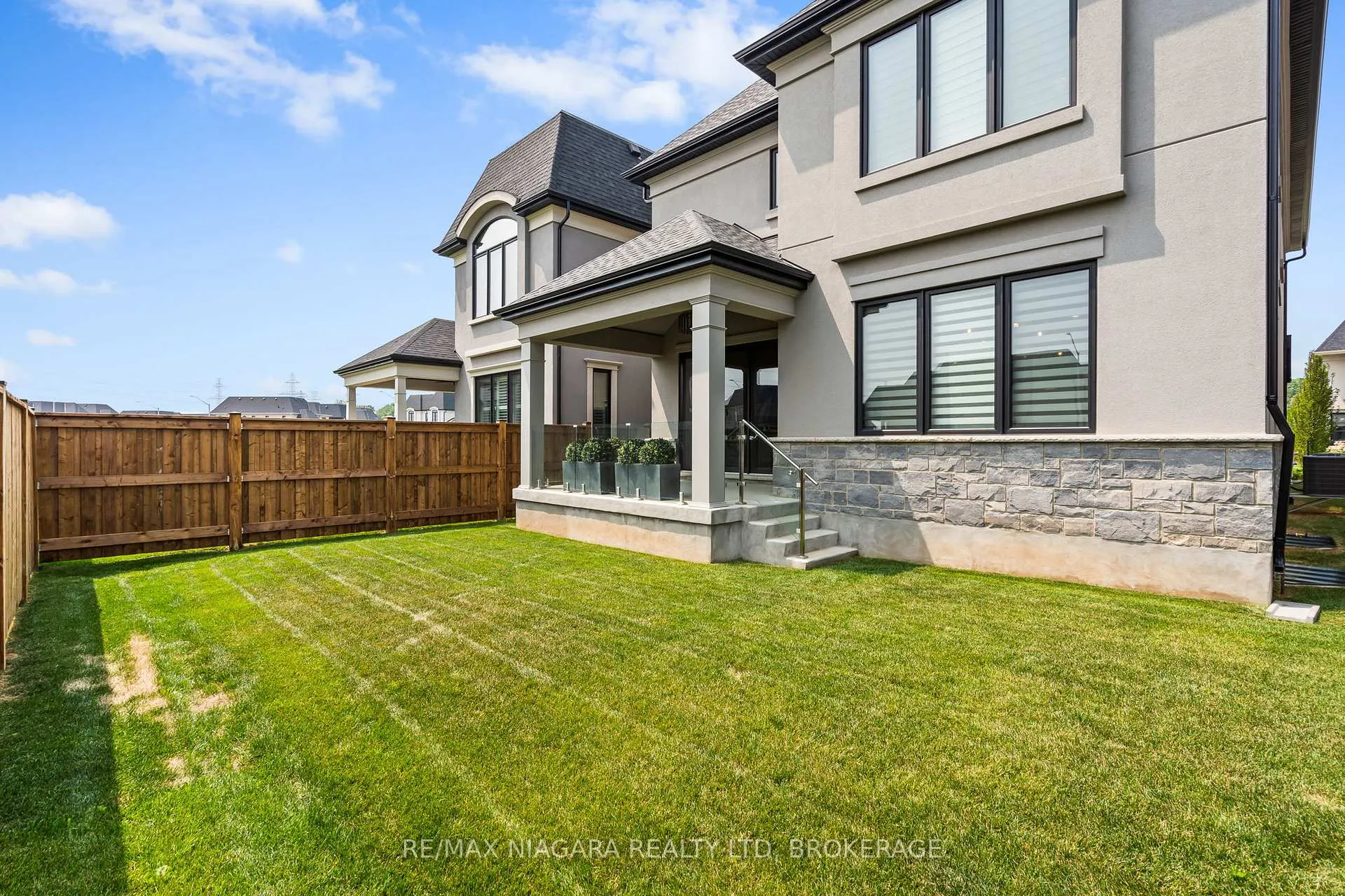 Photo 39 of 2326 Terravita Drive, Niagara Falls, Stamford — HOMEH