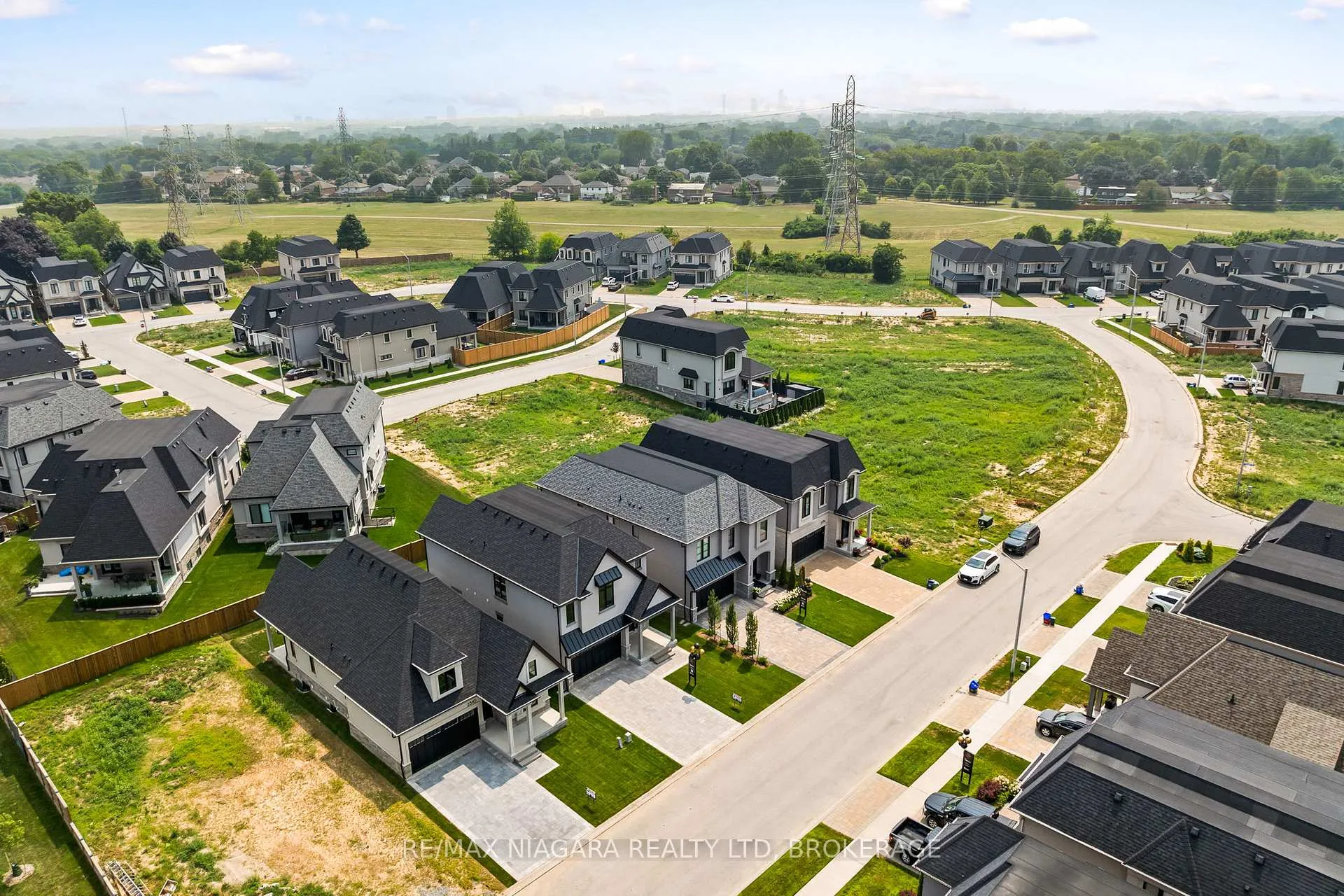Photo 42 of 2326 Terravita Drive, Niagara Falls, Stamford — HOMEH