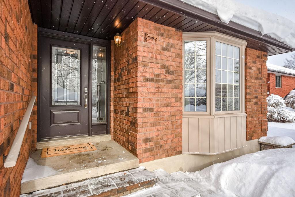 Photo 2 of 14 Gibbon Drive, Barrie, Sunnidale — HOMEH