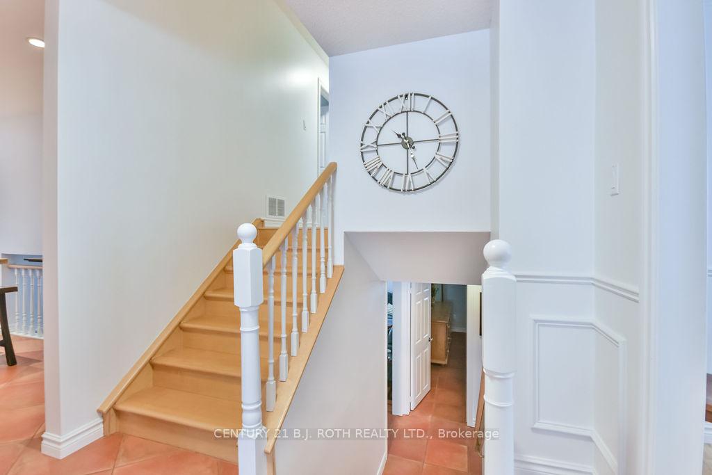 Photo 24 of 14 Gibbon Drive, Barrie, Sunnidale — HOMEH