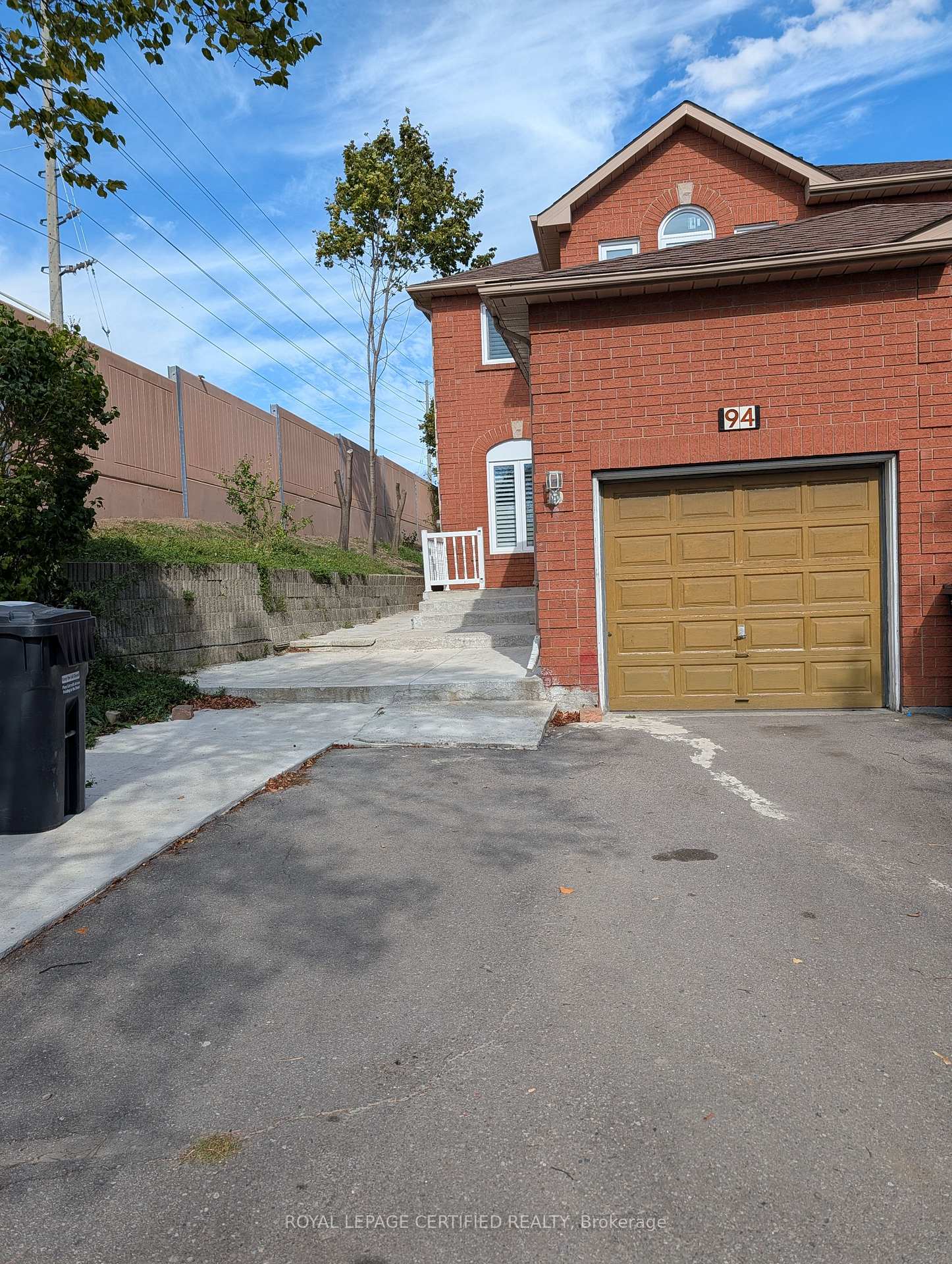 Photo 1 of 94 Millstone Drive, Brampton, Fletcher's Creek South — HOMEH