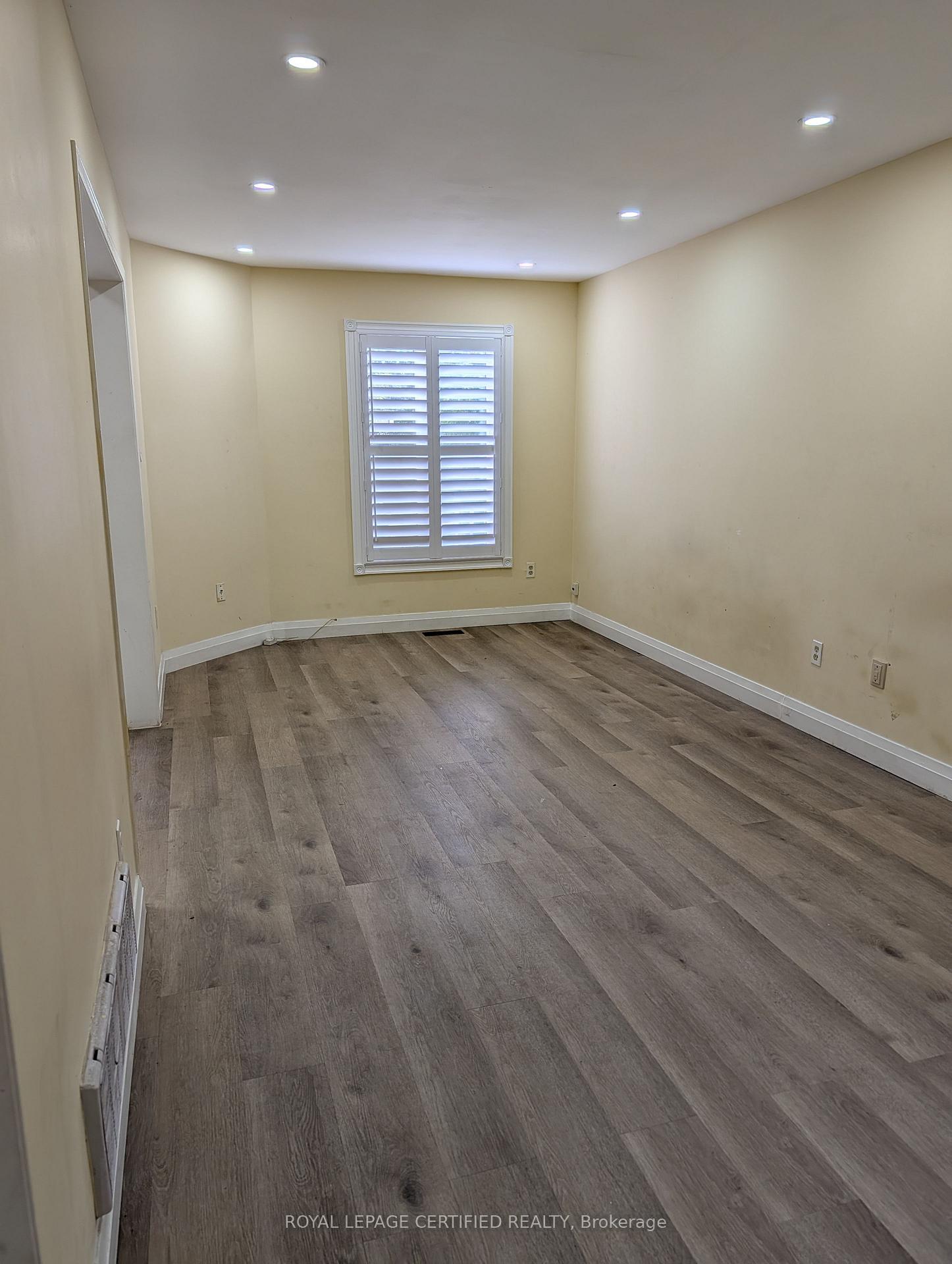 Photo 6 of 94 Millstone Drive, Brampton, Fletcher's Creek South — HOMEH