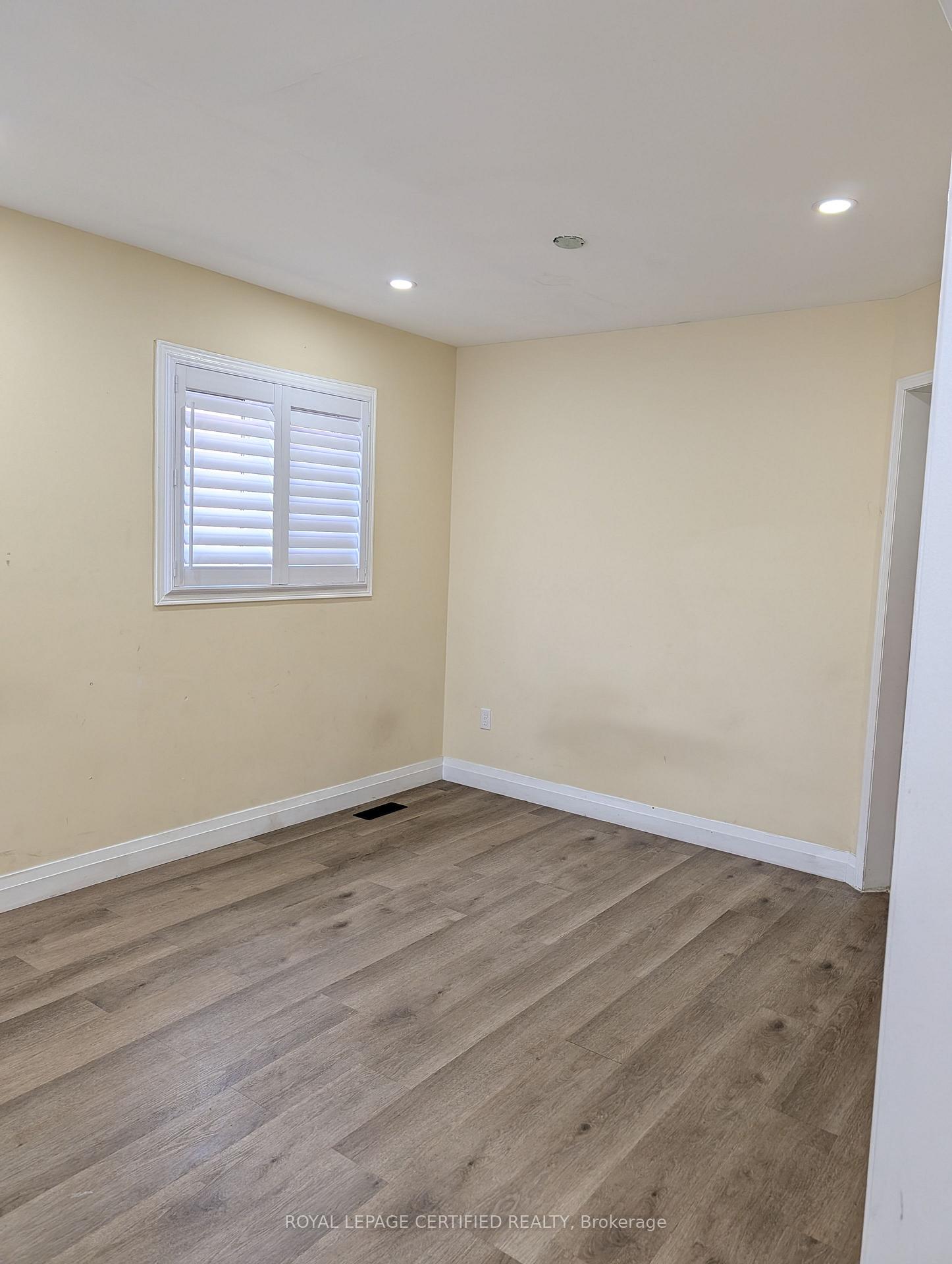 Photo 7 of 94 Millstone Drive, Brampton, Fletcher's Creek South — HOMEH