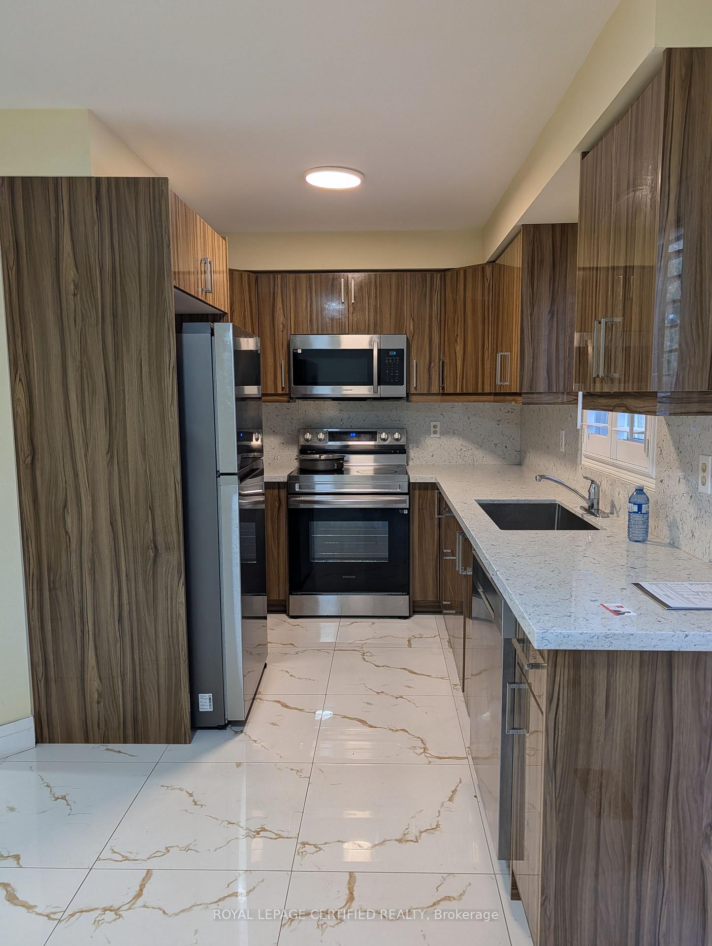 Photo 9 of 94 Millstone Drive, Brampton, Fletcher's Creek South — HOMEH