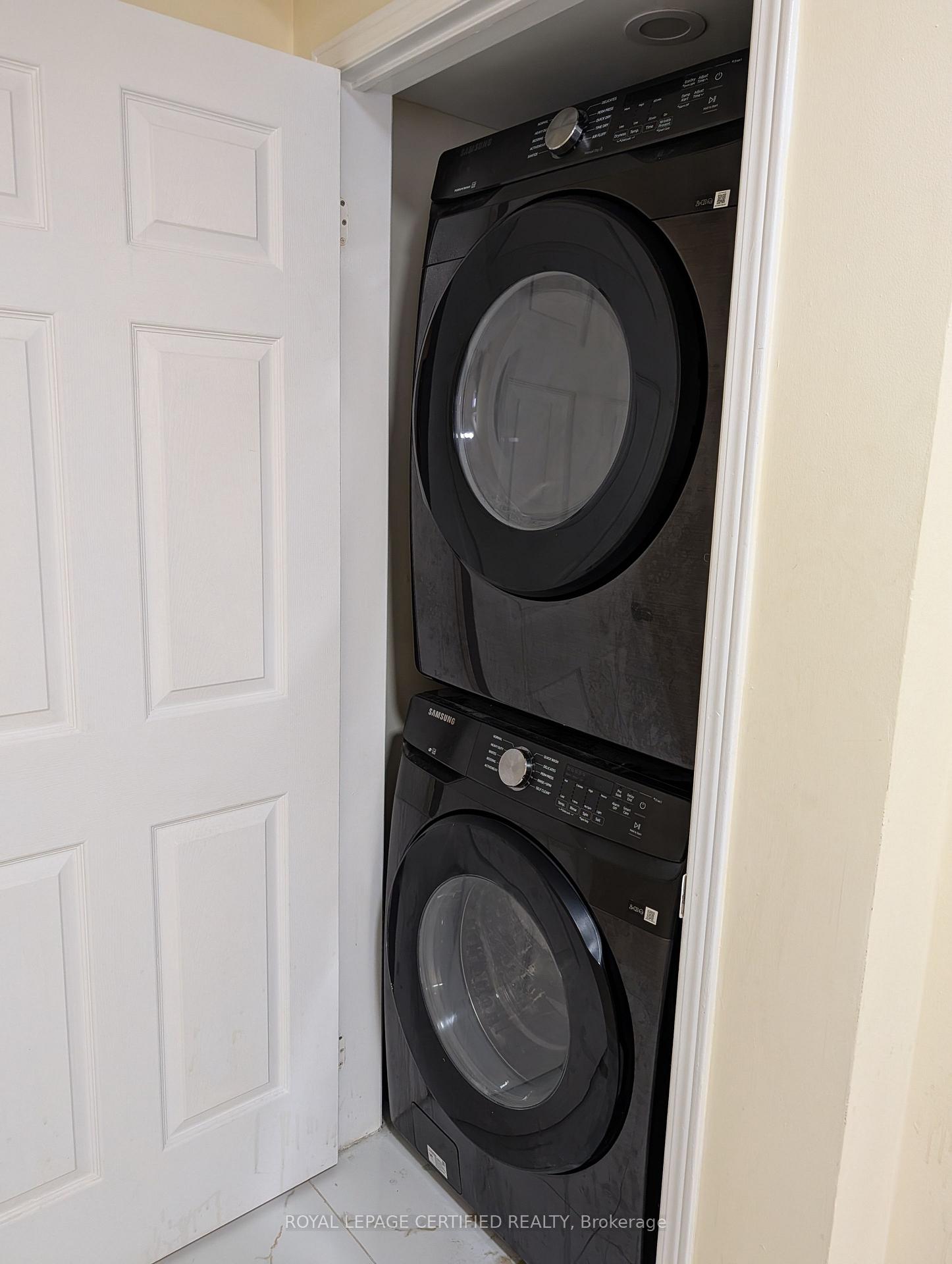 Photo 11 of 94 Millstone Drive, Brampton, Fletcher's Creek South — HOMEH