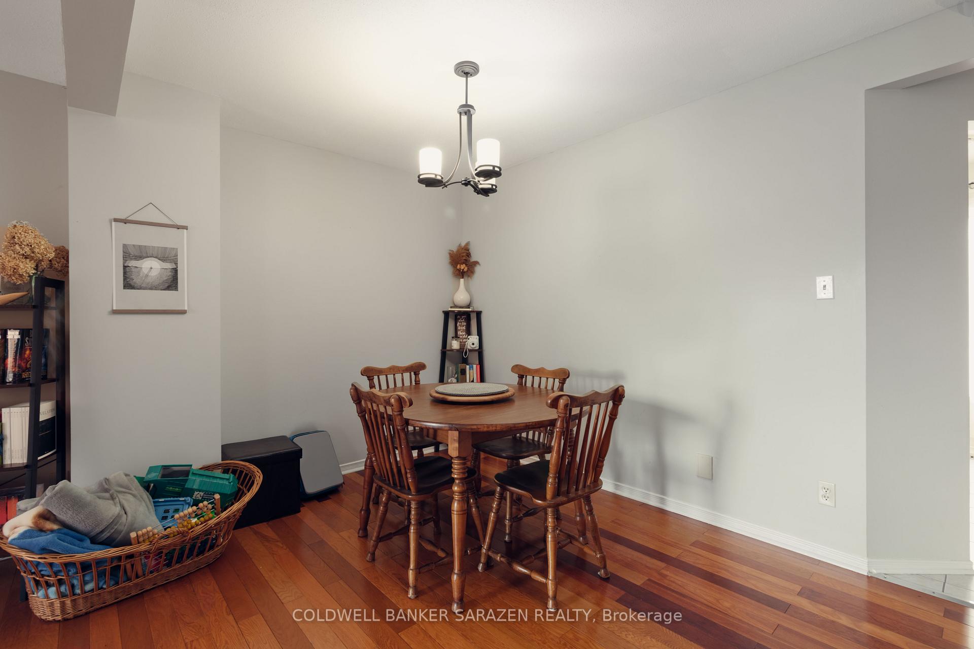 Photo 2 of 1325 Summerville Avenue, Ottawa, Carlington — HOMEH