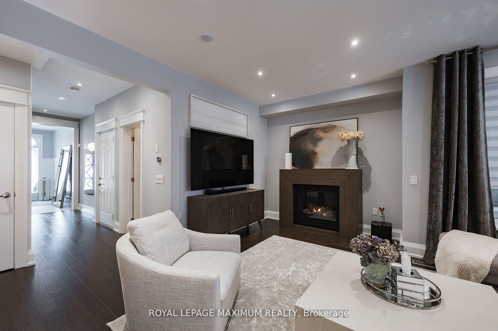 Photo 6 of 16 Alexie Way, Vaughan, Vellore Village — HOMEH